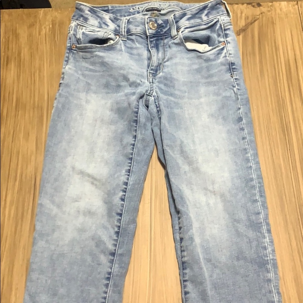 American Eagle light wash skinny jeans